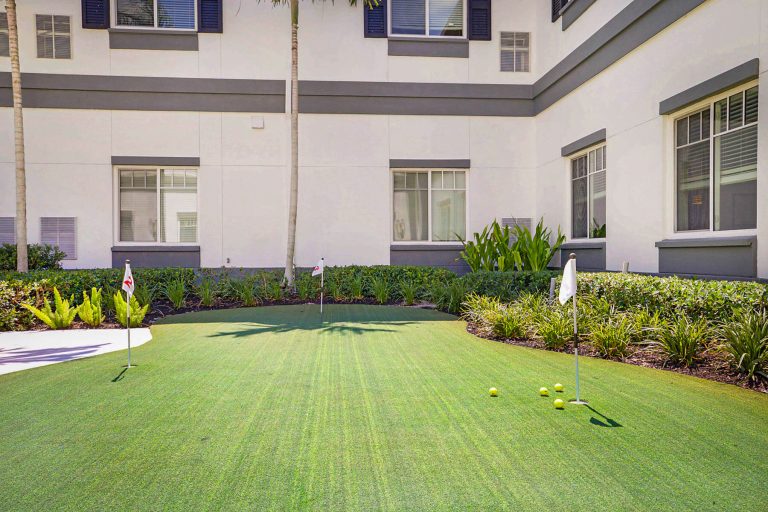 Alamar Senior Living Assisted Living Lawn