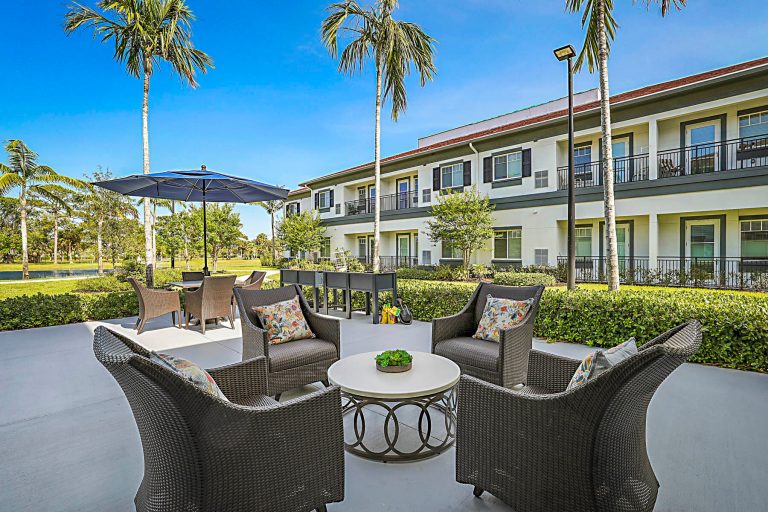Alamar Senior Living Assisted Living Patio