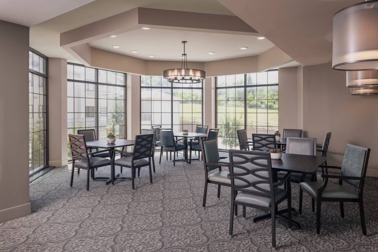 The Wellington at North Bend Crossing - Vista Interior Dining_02