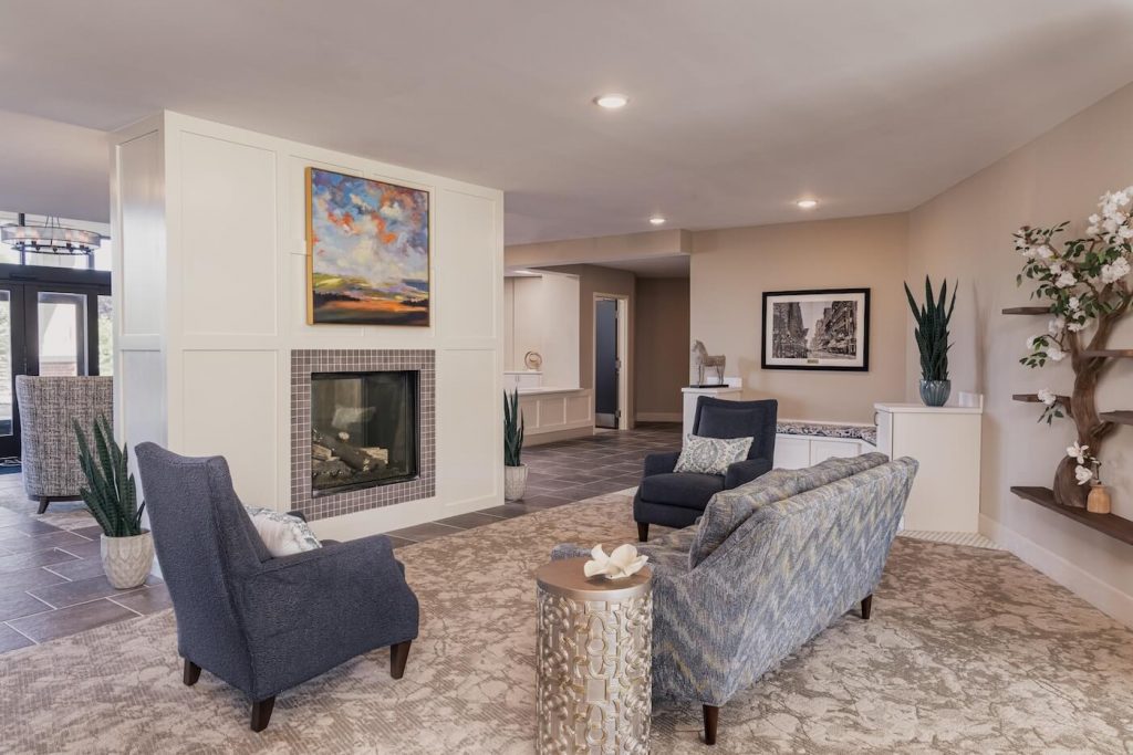 The Wellington at North Bend Crossing - Vista Interior Commonan Area